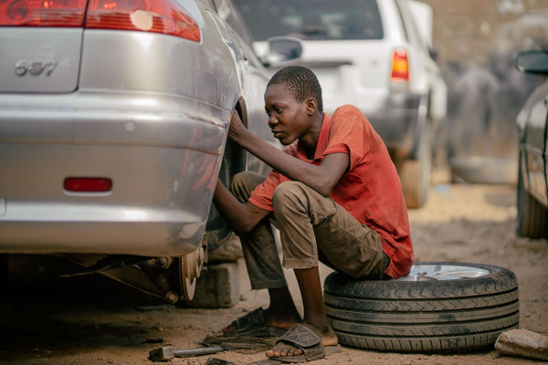 Emergency Tire Repair on the Road: Plugs, Patches, and CO2 Inflators Explained