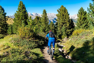 How to Transport Your Bike Safely: Racks, Straps, and Pro Tips