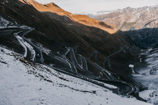 High-Altitude Driving: How Elevation Affects Tire Pressure, Engine Power & Brakes