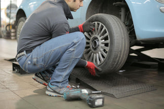 Floor Jack and Jack Stand Safety: How to Lift Your Vehicle at Home Without Risking Your Life