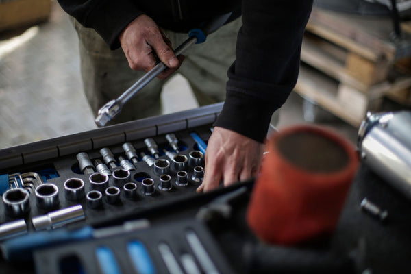 The Ultimate Gearhead Gift Guide: Best Tools & Accessories for 2026