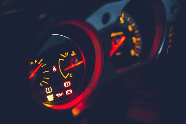 TPMS vs. Manual Gauge: Do You Still Need a Tire Pressure Gauge?