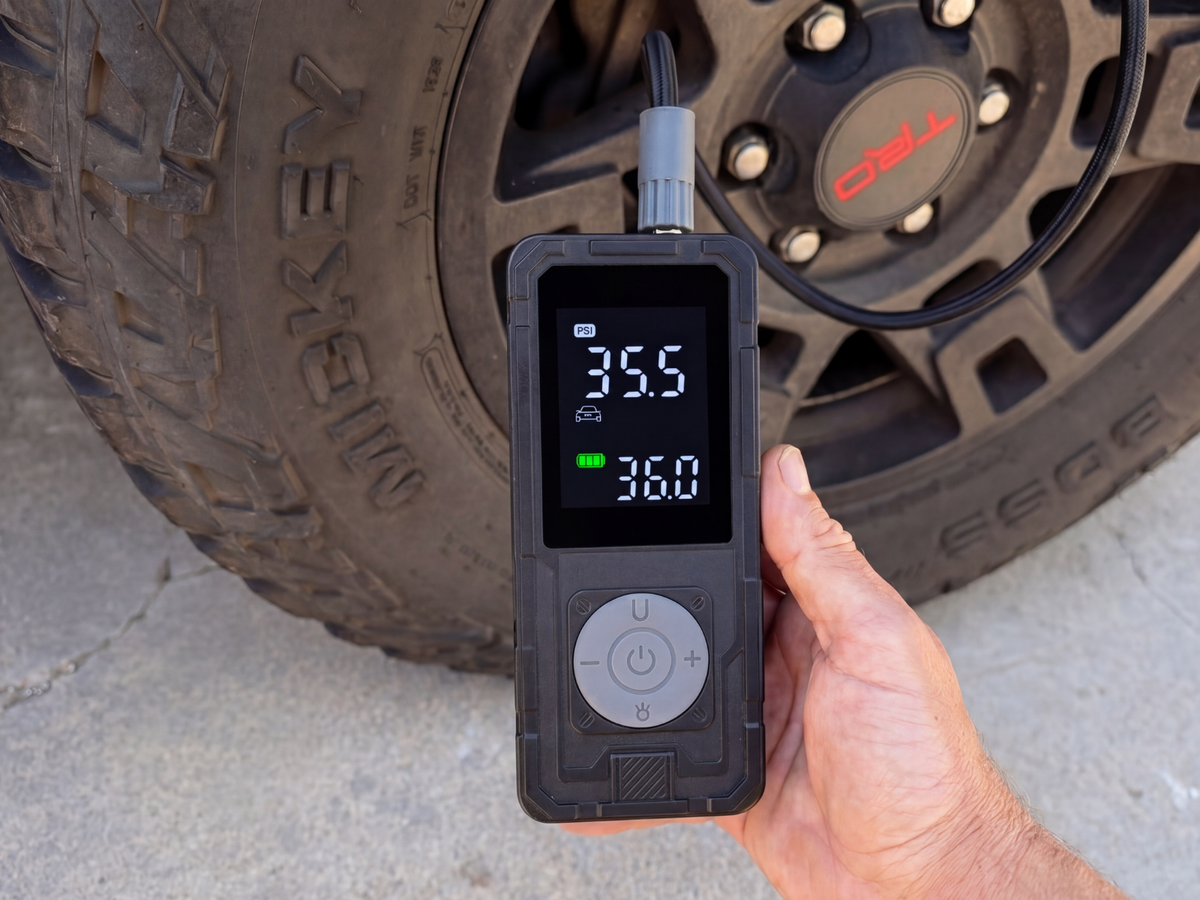 cordless tire inflator portable air compressor pump
