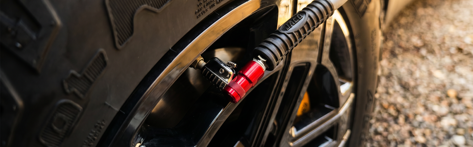 Lightning™ Lock-on Air Chucks