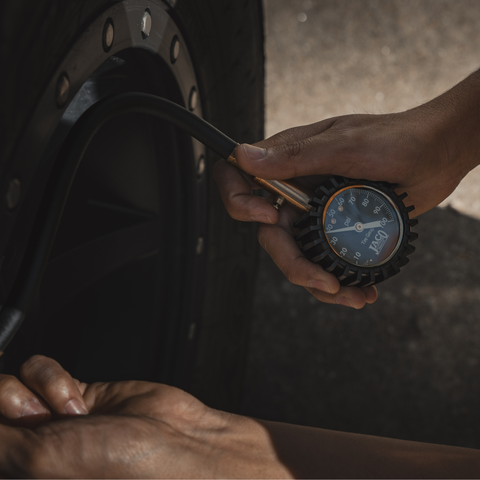 Essential Winter Tire Safety Kit (Bundle)